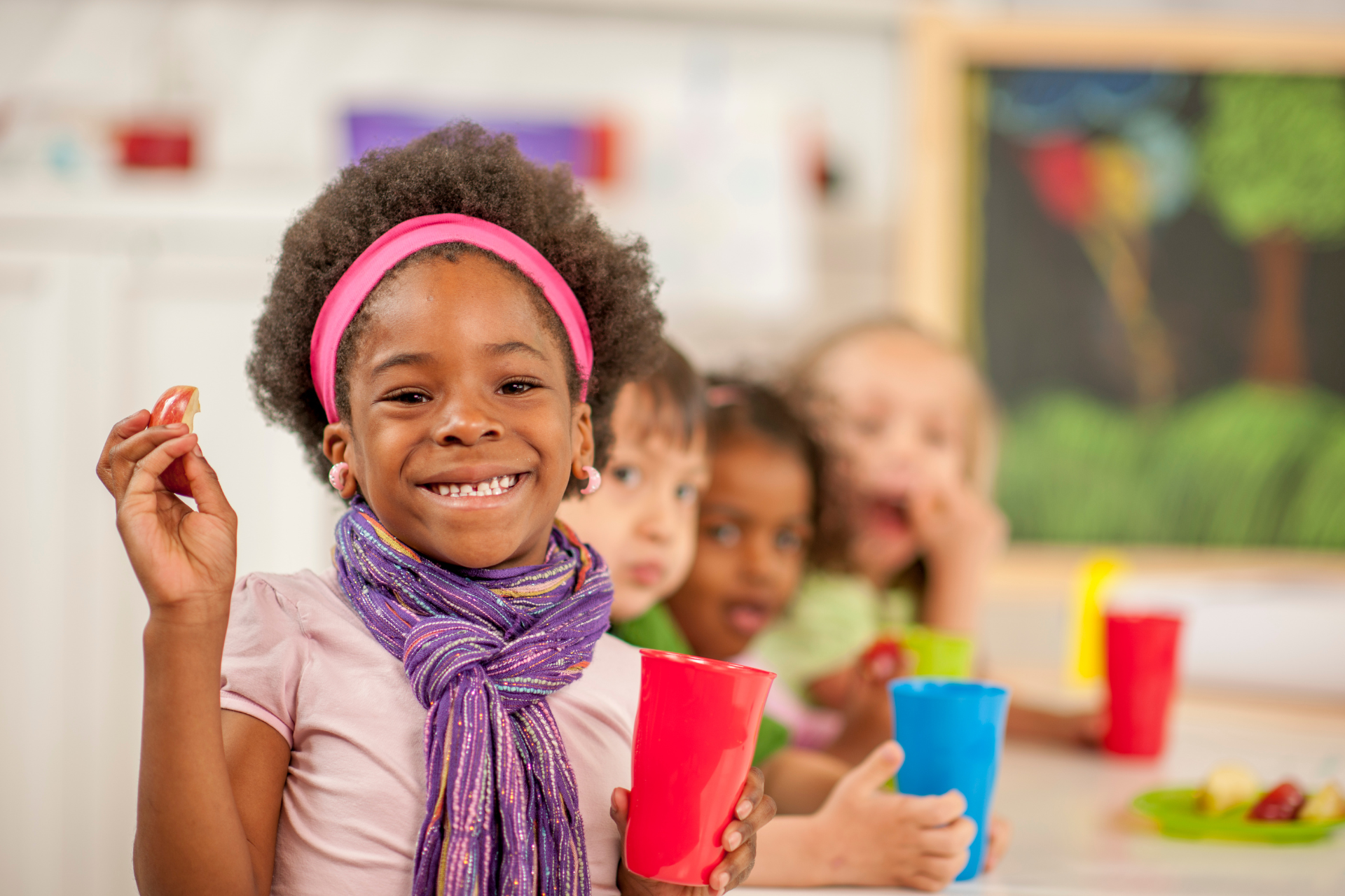 kids eating a school lunch