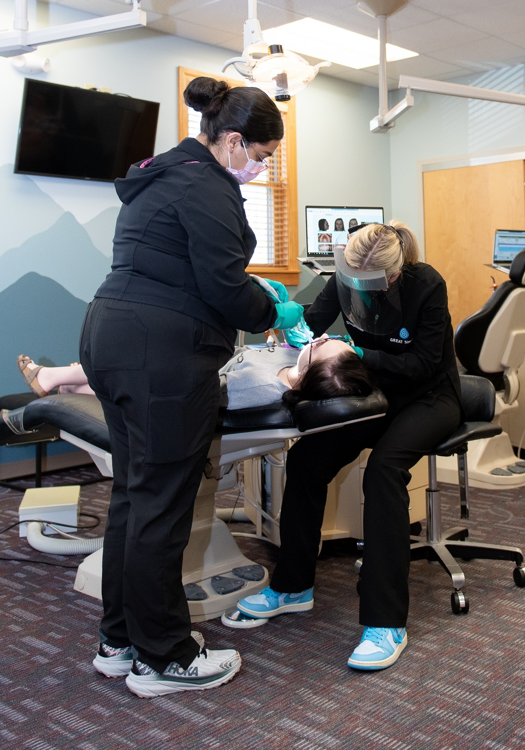 Dr Stephanie Great Smiles Dr Stephanie Chambers Braces for Adults